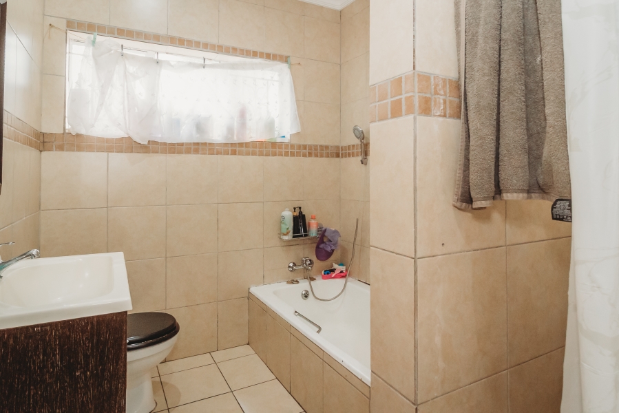 4 Bedroom Property for Sale in Bodorp Western Cape